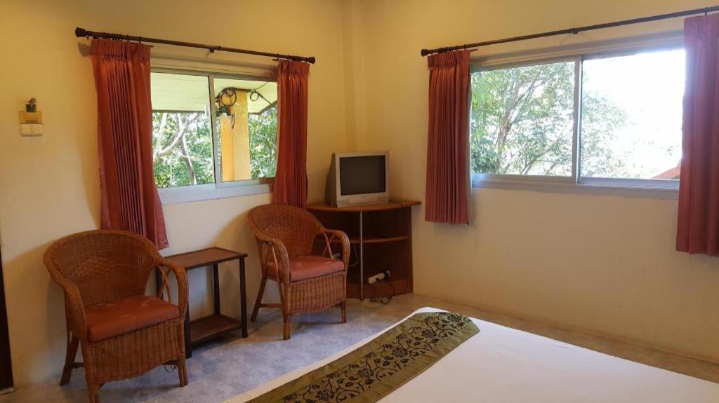 Baan Suan Sook Resort Csaveng-part Kültér fotó