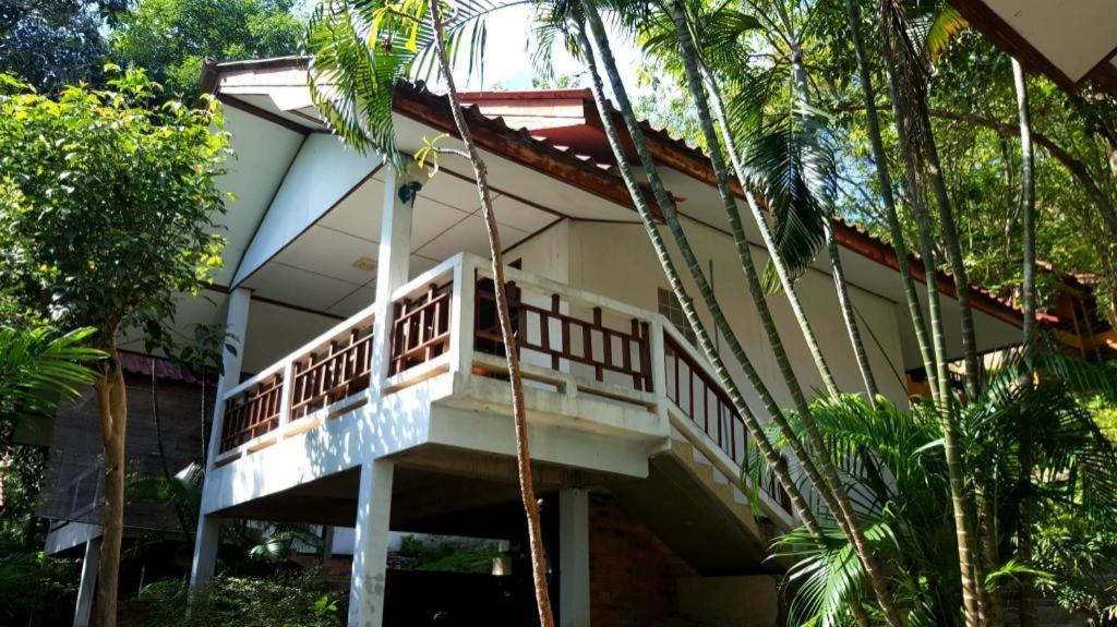 Baan Suan Sook Resort Csaveng-part Kültér fotó