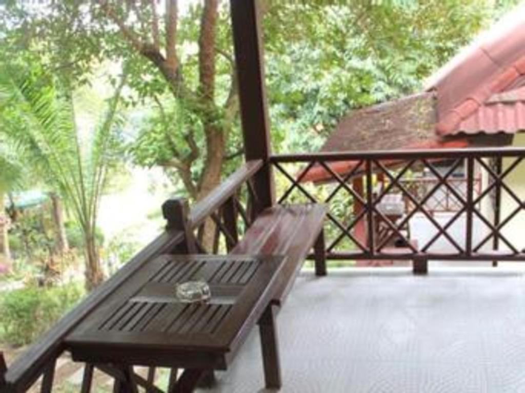 Baan Suan Sook Resort Csaveng-part Kültér fotó